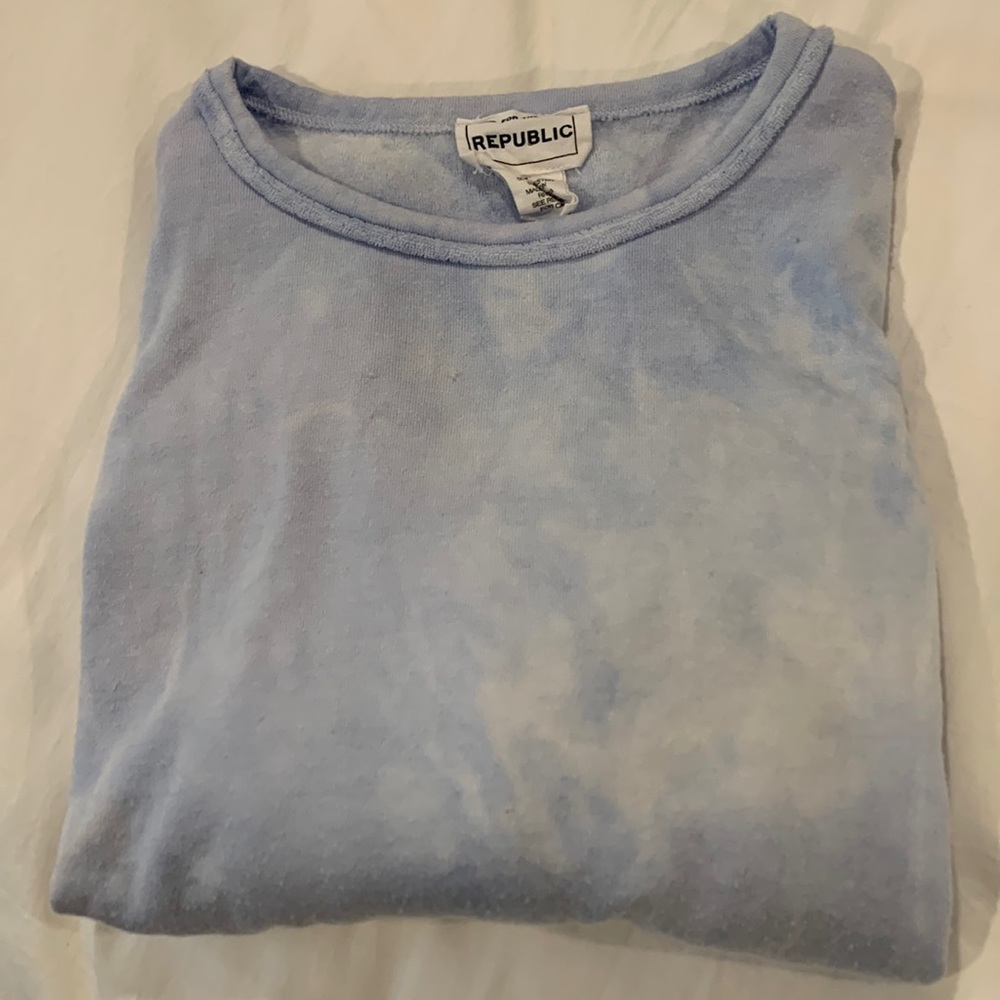 BRAND: FOR THE REPUBLIC — SIZE: MEDIUM — COLOR: BLUE AND WHITE MIX